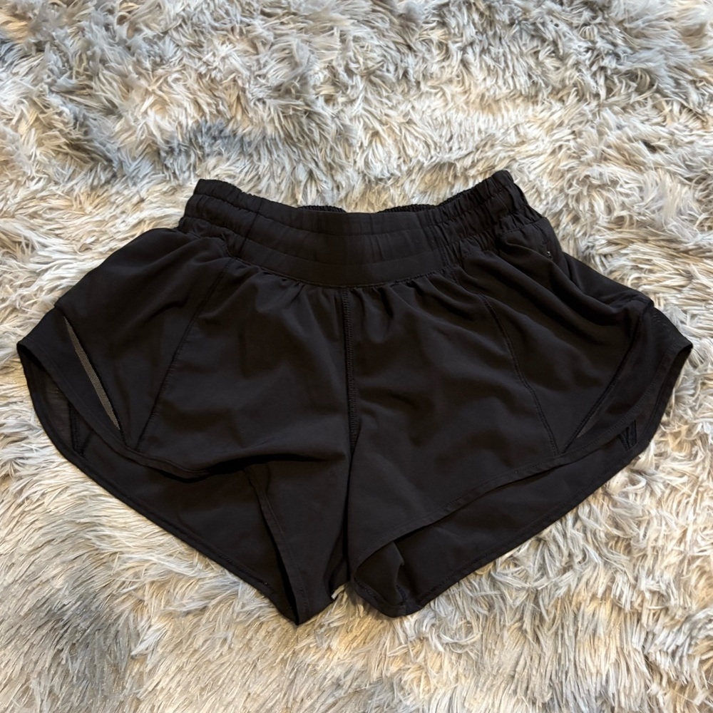 Lululemon Hotty Hot Shorts 2.5"